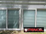 Puertas de aluminio, Paños fijos. Ventanas, ventanales, Closet de espejos,bajos de meseta