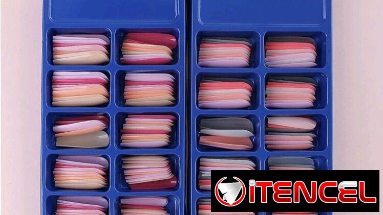Uñas postizas en cajas de 96 y 100 unidades con su pegamento