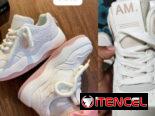 Tenis de mujer y sandalias