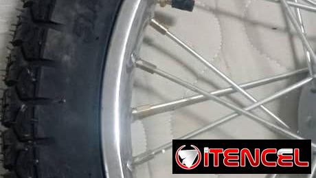 Goma y llantas moto (se vende el par)
