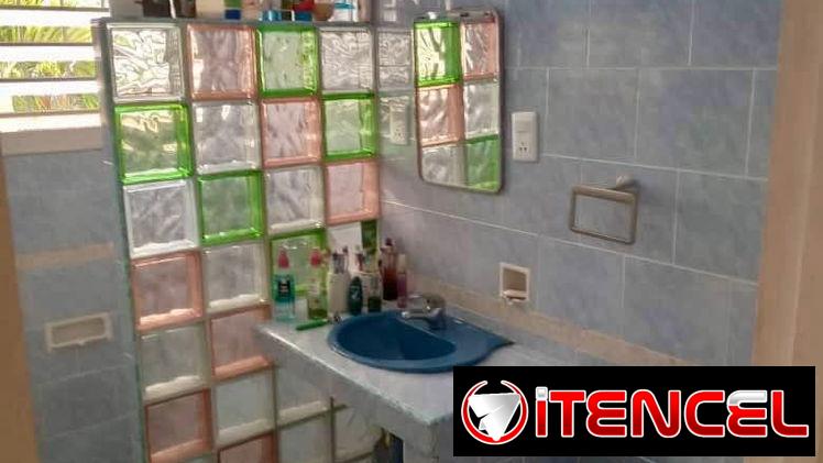 Apartamento de 2 cuartos en primer piso cerca de 41 y 44 en Playa . !!!