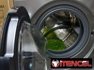 e30a70ed523fd8149ac8f5b94d76bac45bb082ce13dff137caa9017a0573fa2d