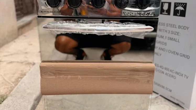 Cocina milexus de 4 quemadores tapa de cristal y magneto, trae bandeja y parrilla en 210usd mensajería incluida