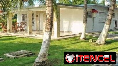 Casa con piscina ,jardin tropical con palmer en playa de Guanabo, En renta  +53 52463651 ♡Ahora con Rebaja de precio ♡ P