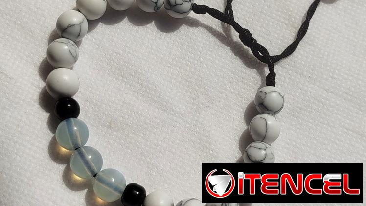 Pulsera de Howlita, Onix y Piedra Lunar