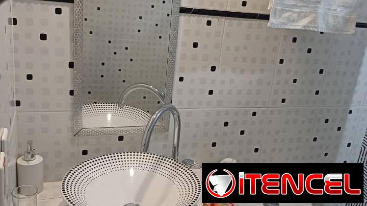 SE RENTA APTO DE DOS HABITACIONES EN CENTRO HABANA CON BALCON. 3ER PISO. 54026428