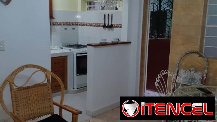 Permuta apartamento dos habitaciones planta baja del vedado para el vedado dando vuelto.