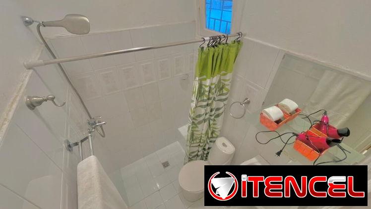 SE RENTAN HABITACIONES CLIMATIZADAS EN EL VEDADO POR LINEA Y G. 53880216