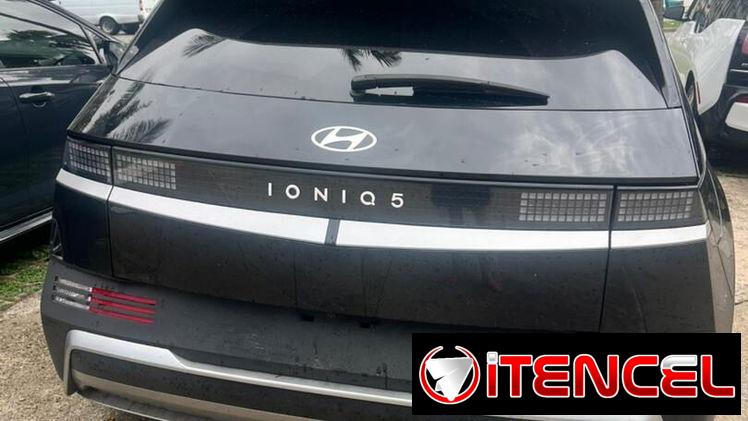 Vendo o negocio Hyundai IONIQ 5 del 2025 100 por ciento eléctrico 12 mil millas