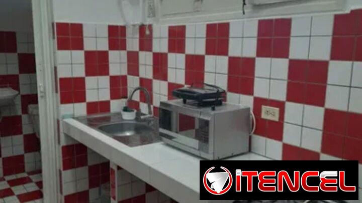 400 USD EL MES RENTO LINEAL APTO EN EL VEDADO MUY CENTRICO AL FRENTE EE HOTEL NUEVO TORRE K .52501177