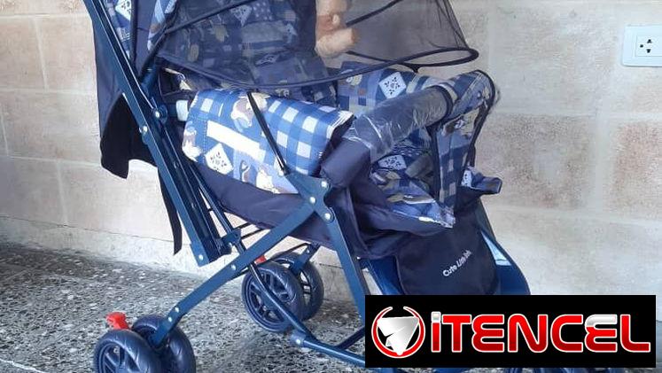 Coche para niños en azul y rosado