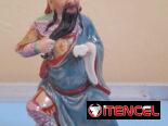Adorno de porcelana china de 20 cm de alto (Guan Yu una de las figuras más veneradas en la cultura y la historia china)