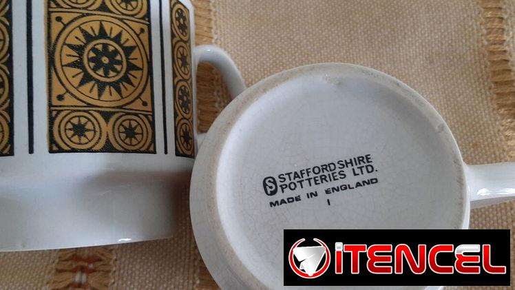 Se venden 6 tazas de porcelana de uso y en buen estado