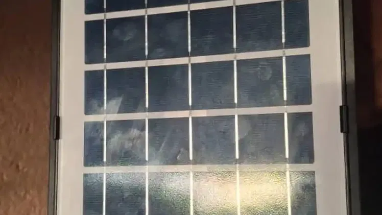 SE VENDE Lampara LED Solar de Alta Intensidad con panel PRECIO: 59 USD