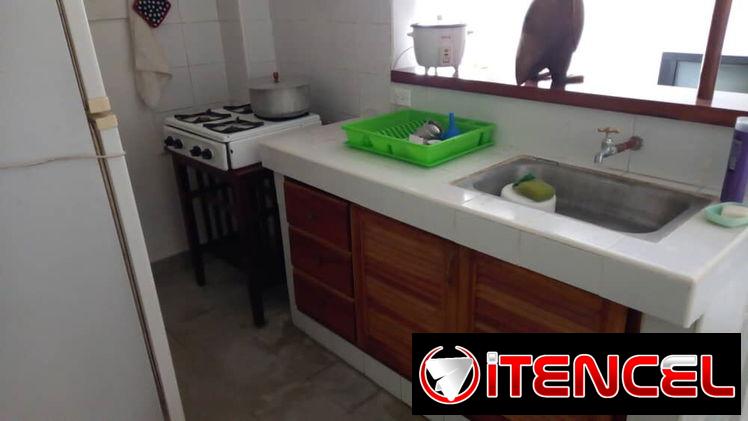 Apartamento en Playa, placa libre, 1er piso, gas calle
