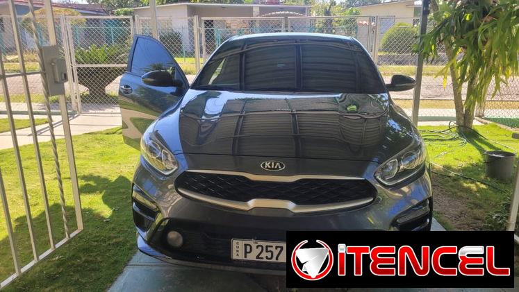 El carro. KIA. FORTE. 30mil