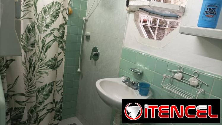Se vende casa en la ceiba municipio playa de dos cuartos 24000 usd