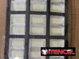 Lámpara LED con panel solar para exteriores