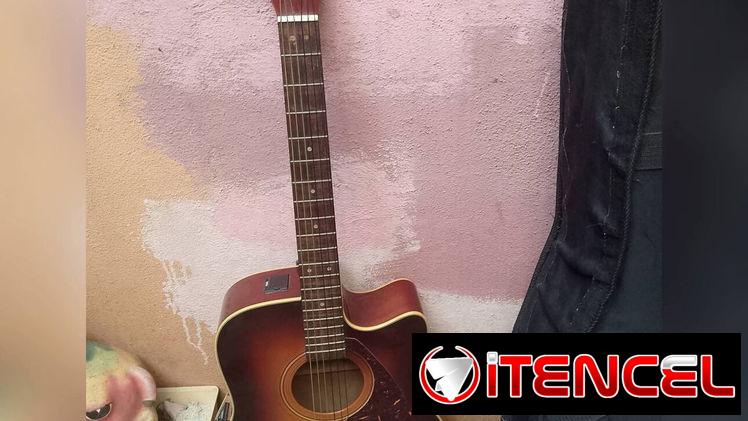 Vendo guitarra electroacústica YAMAHA