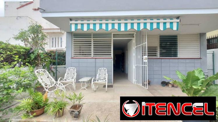 🏠 Casa espaciosa de 3 plantas en Playa