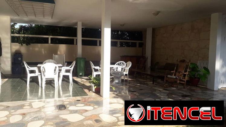 Casa con piscina grande en el Reparto Siboney , servicio de pasadia,  ciudad de La Habana +53 52463651