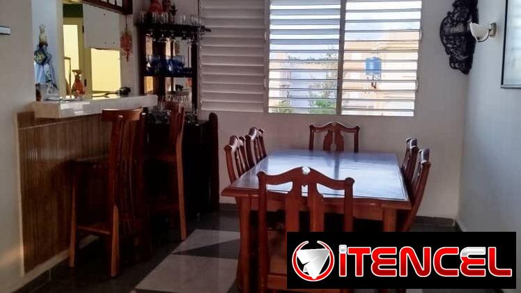Apartamento en La Coronela, La Lisa, Reparto Granma ubicado en un 5to piso consta de 3 dormitorios está impecable