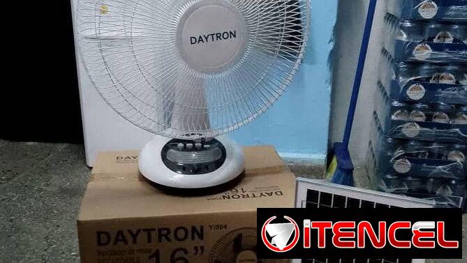 Ventilador Recargable 16 pulgadas Marca Daytron, Lámpara Led integrada y panel Solar precio $85 USD Transporte Incluido