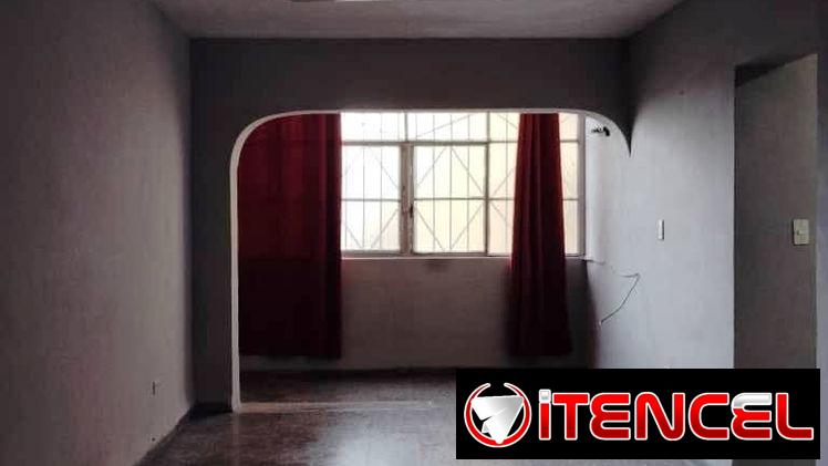 Apto en el Vedado en primer piso a pasos de 23, 12 y Línea !!!