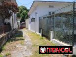 Casa en la Víbora en bajos, 3 hab con garaje.