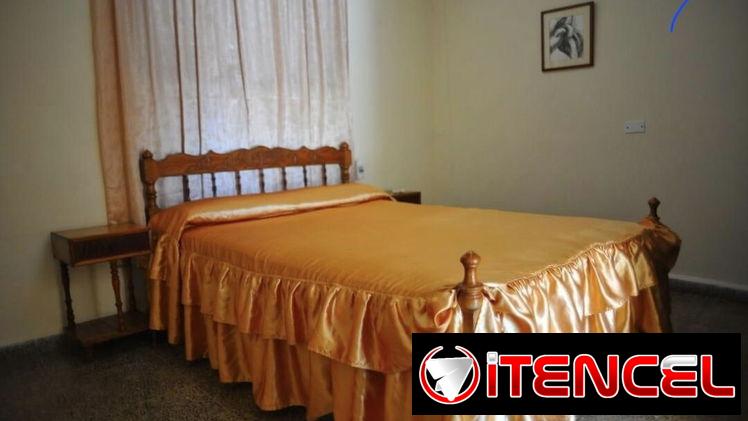 Renta de gran casa con piscina en guanabo, a precio super económico.