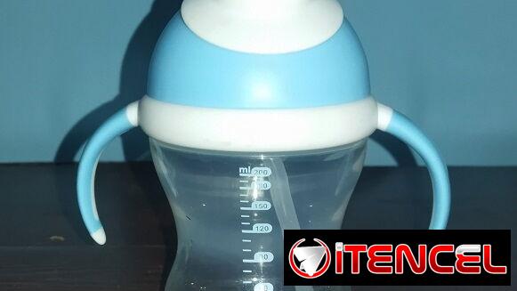 Vendo pomos con sus teteras, teteras, termómetros digitales y set de cepillo, peine y corta uñas para bebés
