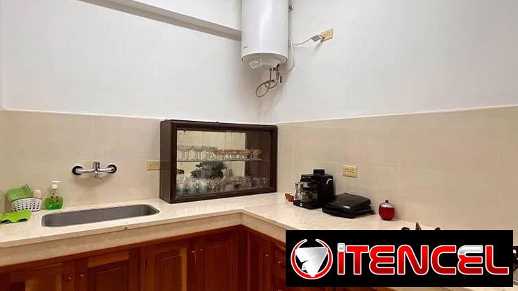 Renta apartamento de 2 cuartos Vedado corriente 24×24 ya 650usd  53582376