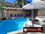 Rentamos 2 casas una al lado de la otra a solo 1 cuadra del mar de Guanabo. En total 8 hab. para 26 personas. 5295 9440