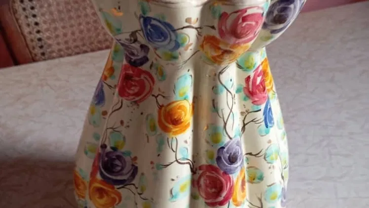 Búcaro antiguo de porcelana italiana pintado a mano, marca Deruta.