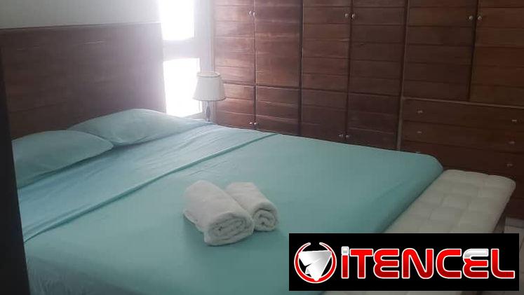 SE RENTA APTO PRIVADO EN EL VEDADO POR 27 Y L, 3ER PISO. 54026428