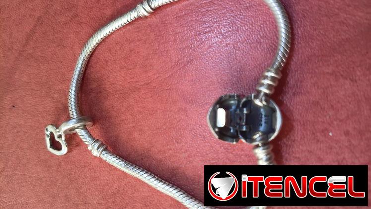 Pandora de plata