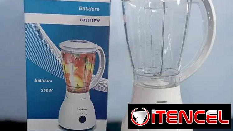 Batidora DAYTRON multiusos la MEJOR Marca. NUEVA en su caja. Color Blanco.