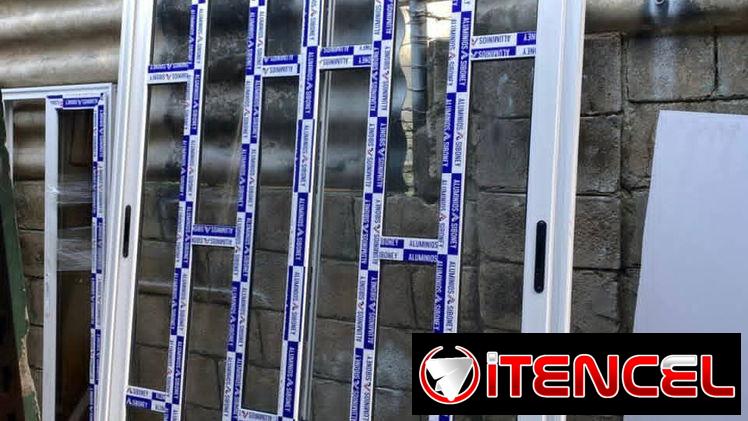 Puertas y ventanas de aluminio. Bajos de meseta, Paños fijos, Closet de espejos