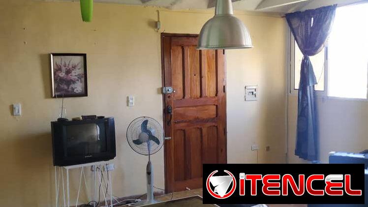 Rento apto de 2 cuartos por tiempo indefinido cerca de la playa bacuranao en alamar micro x  apartir del 13 de mayo