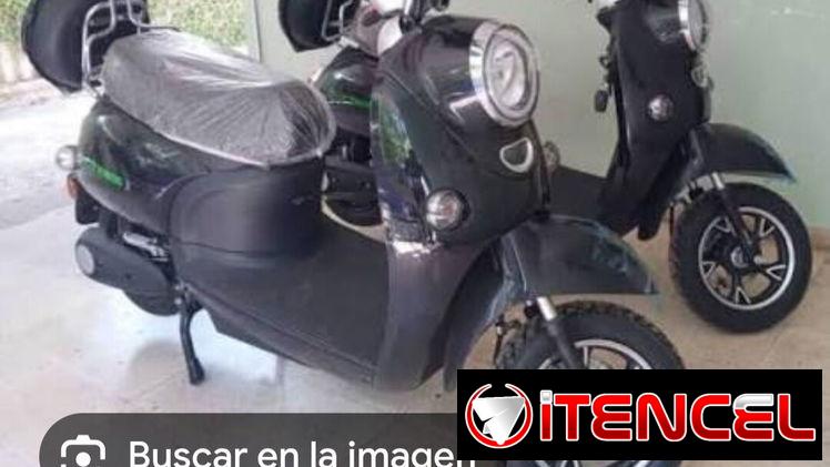 Belleza 😍 de moto 🏍 rali modelo vespa poco uso