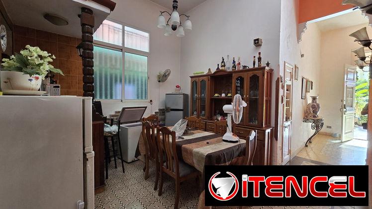 Vedado 150 mil usd casa independiente 4 ctos garaje jardín