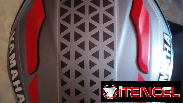 CASCO INTEGRAL PARA MOTOS, CON MICA DE REPUESTO Y SPRAYS DE LIMPIEZA, DE USO , INTERESADOS 52151157