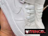 52849429 Tenis de niño ….30 usd o equiv Playa