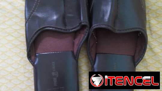 CHANCLETAS: –	TALLA 37. 2000 CUP. (CARMELITA) –	TALLA 43. 1000 CUP. (NEGRA)