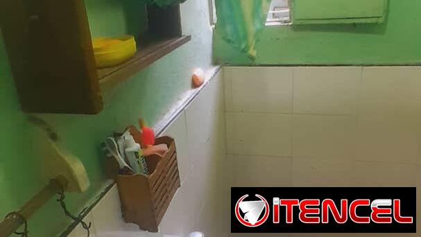 🏠 Venta de apartamento en El Vedado. Tiene gas de la calle,no se va la luz, agua 24 horas y tiene 2 habitaciones