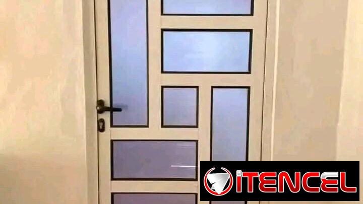 Todo lo q necesite para su hogar o negocio en aluminio y cristal cualquier información escribir al wasa 59234264