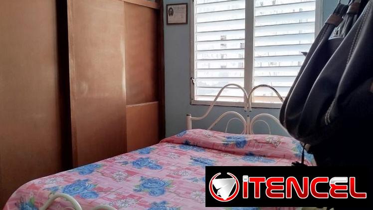 🏠 VENTA DE APARTAMENTO EN LA HABANA VIEJA  · Ubicado en zona céntrica (Aguacate y Obrapía) · 2 dormitorios · 1 baño (la
