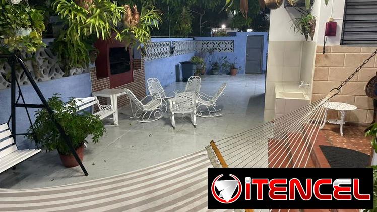 300 mil Guanabo casa de lujo  piscina