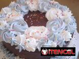 Ricos kakes rellenos y cubiertos de chocolate