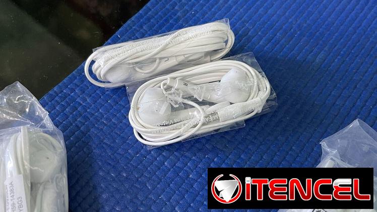 Audífonos manos libres 3.5 de plug para su móvil. De buena calidad!!